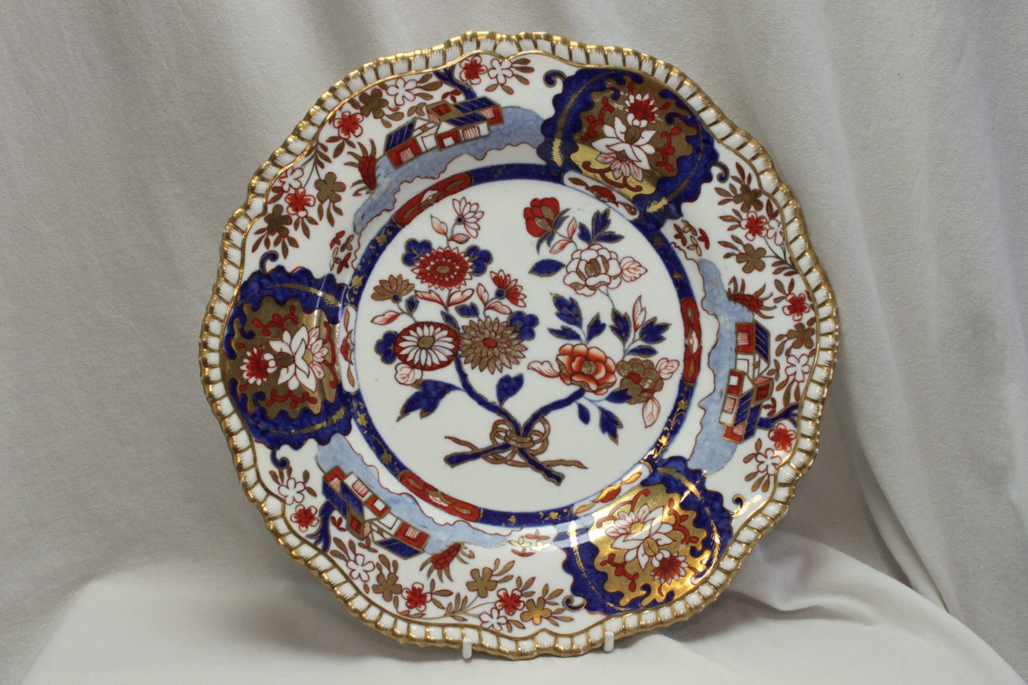 Spode felspar porcelain Japan pattern plate Pattern 3955. Spode felspar porcelain Japan pattern plate Pattern 3955.