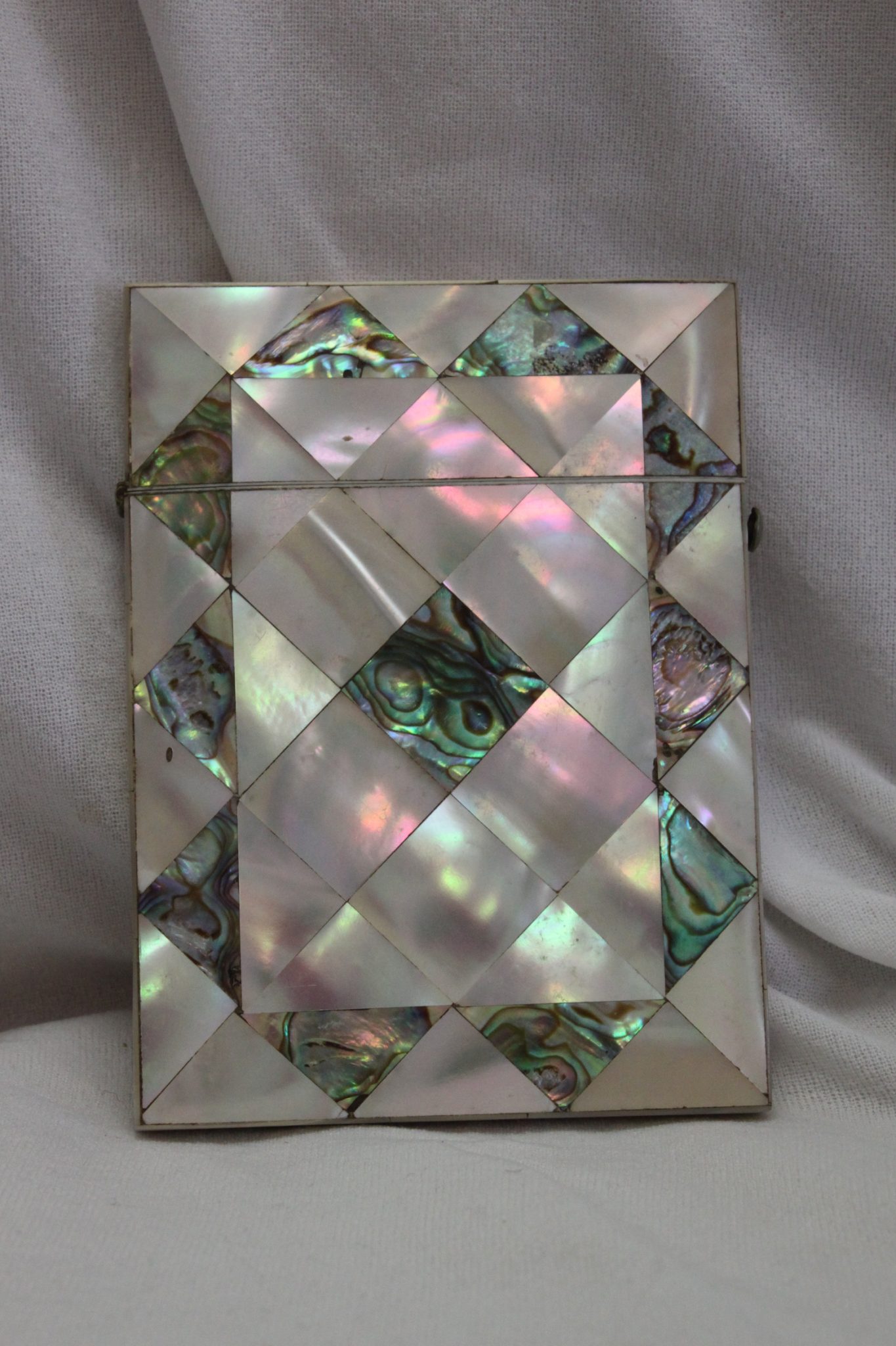 Mother-of-pearl and abalone shell card case Mother-of-pearl and abalone shell card case
