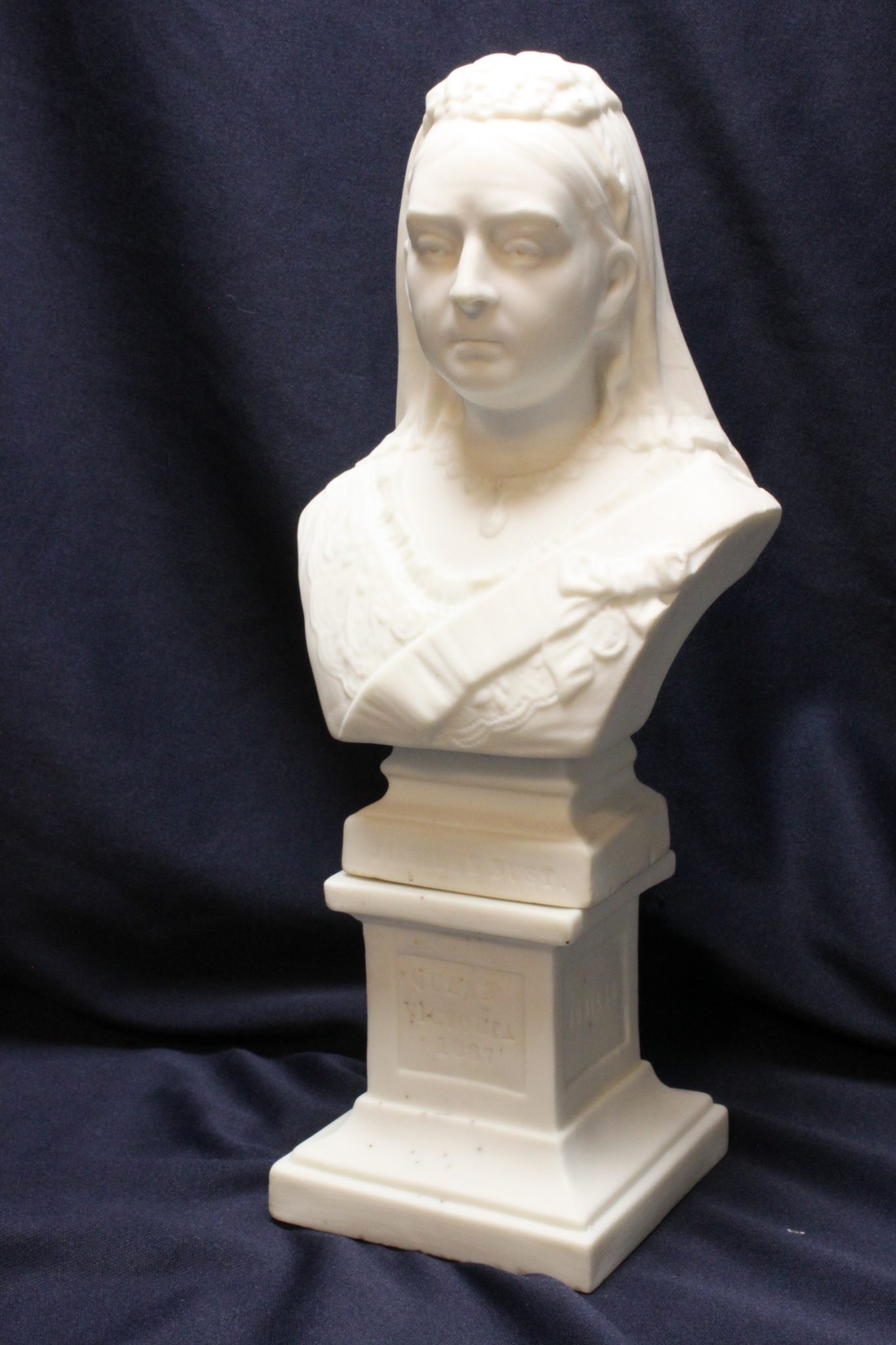Parian bust of Queen Victoria by Turner & Wood Parian bust of Queen Victoria by Turner & Wood