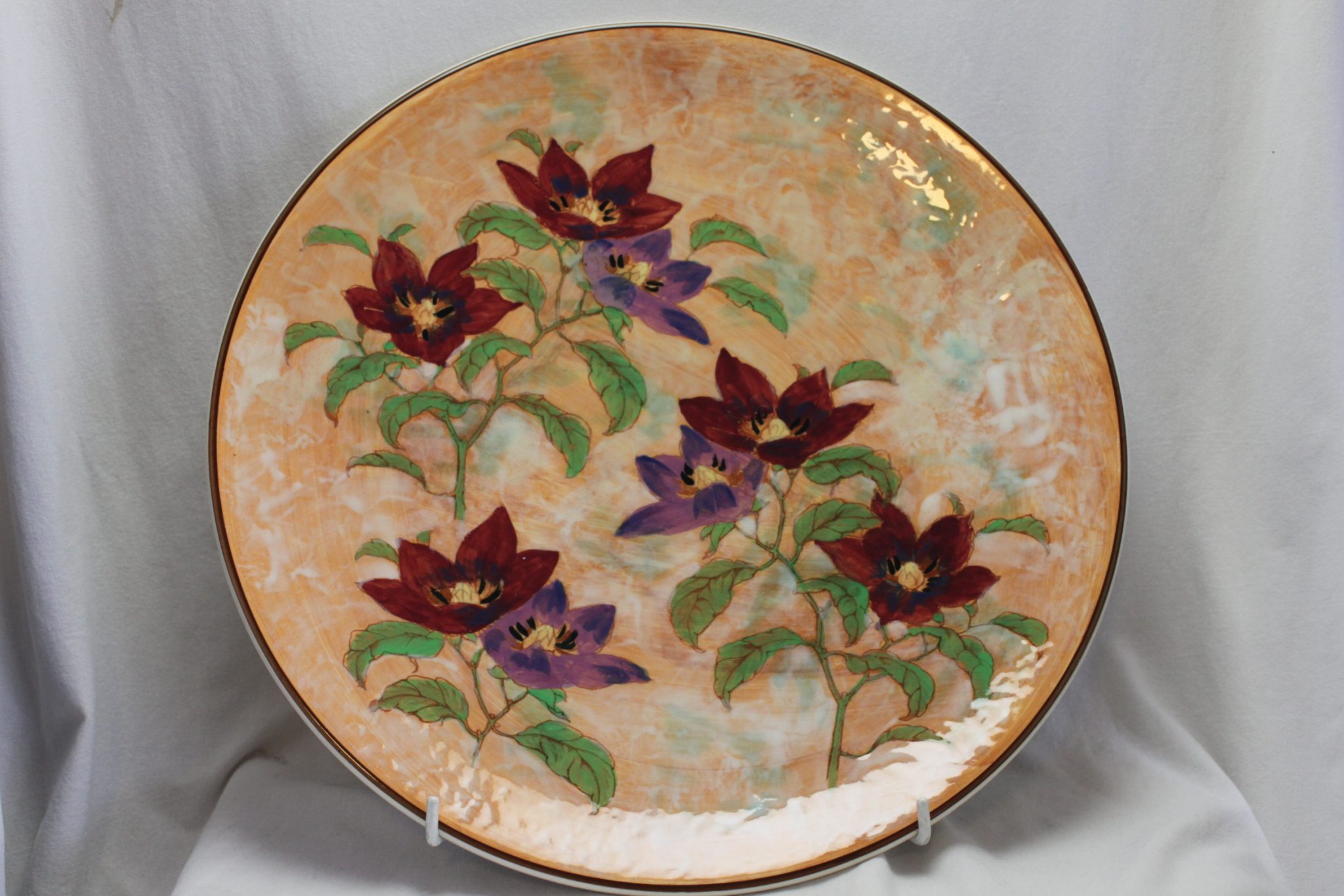Royal Doulton charger – “Magnella” D6298. Royal Doulton charger – “Magnella” D6298.