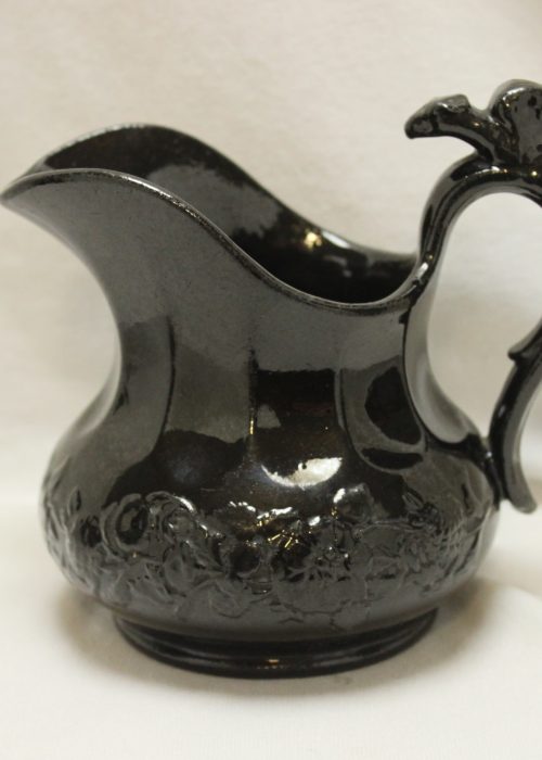 “Shining Black” milk jug “Shining Black” milk jug