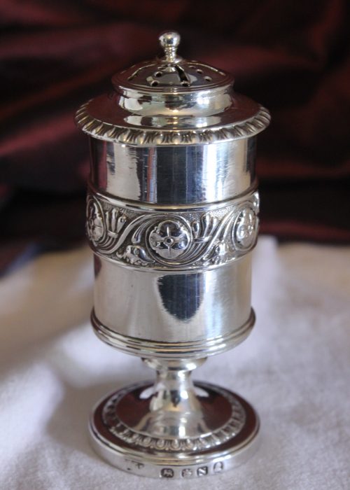 Sterling silver pounce pot London 1808 Sterling silver pounce pot London 1808