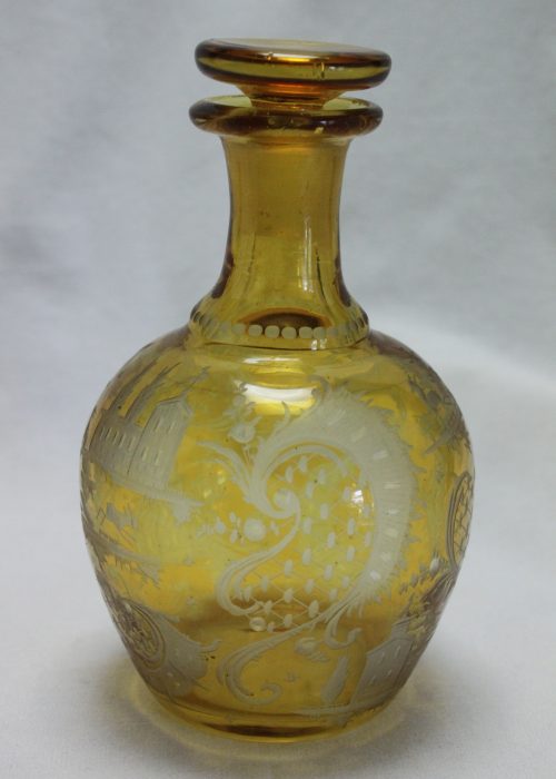 Engraved amber glass perfume bottle Engraved amber glass perfume bottle