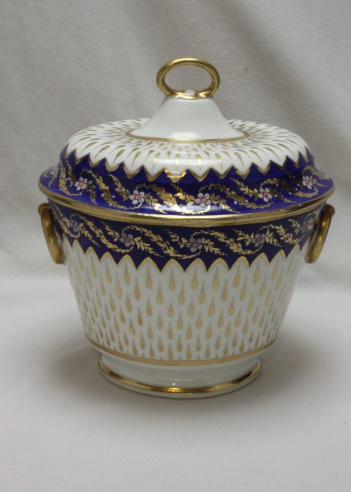 Derby lidded sugar box or sucrier pattern 34 Derby lidded sugar box or sucrier pattern 34