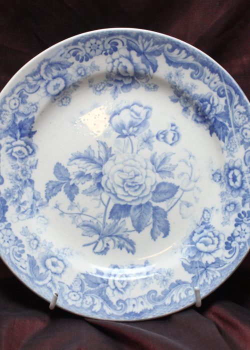 Copeland blue and white low comport Copeland blue and white low comport