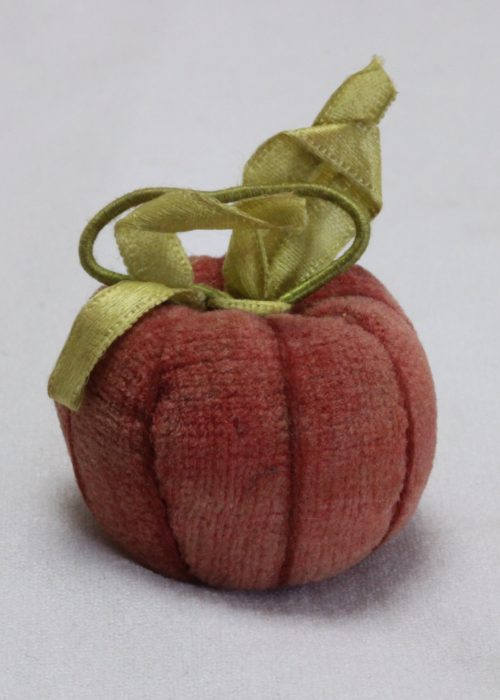 Emery cushion in the shape of a tomato Emery cushion in the shape of a tomato