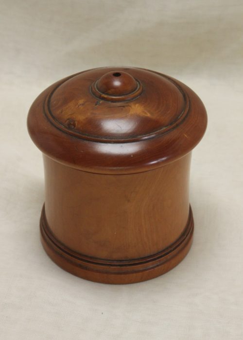 Turned wooden string dispenser Turned wooden string dispenser