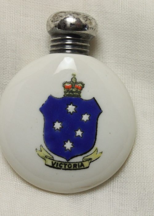 Enamelled porcelain scent bottle Enamelled porcelain scent bottle