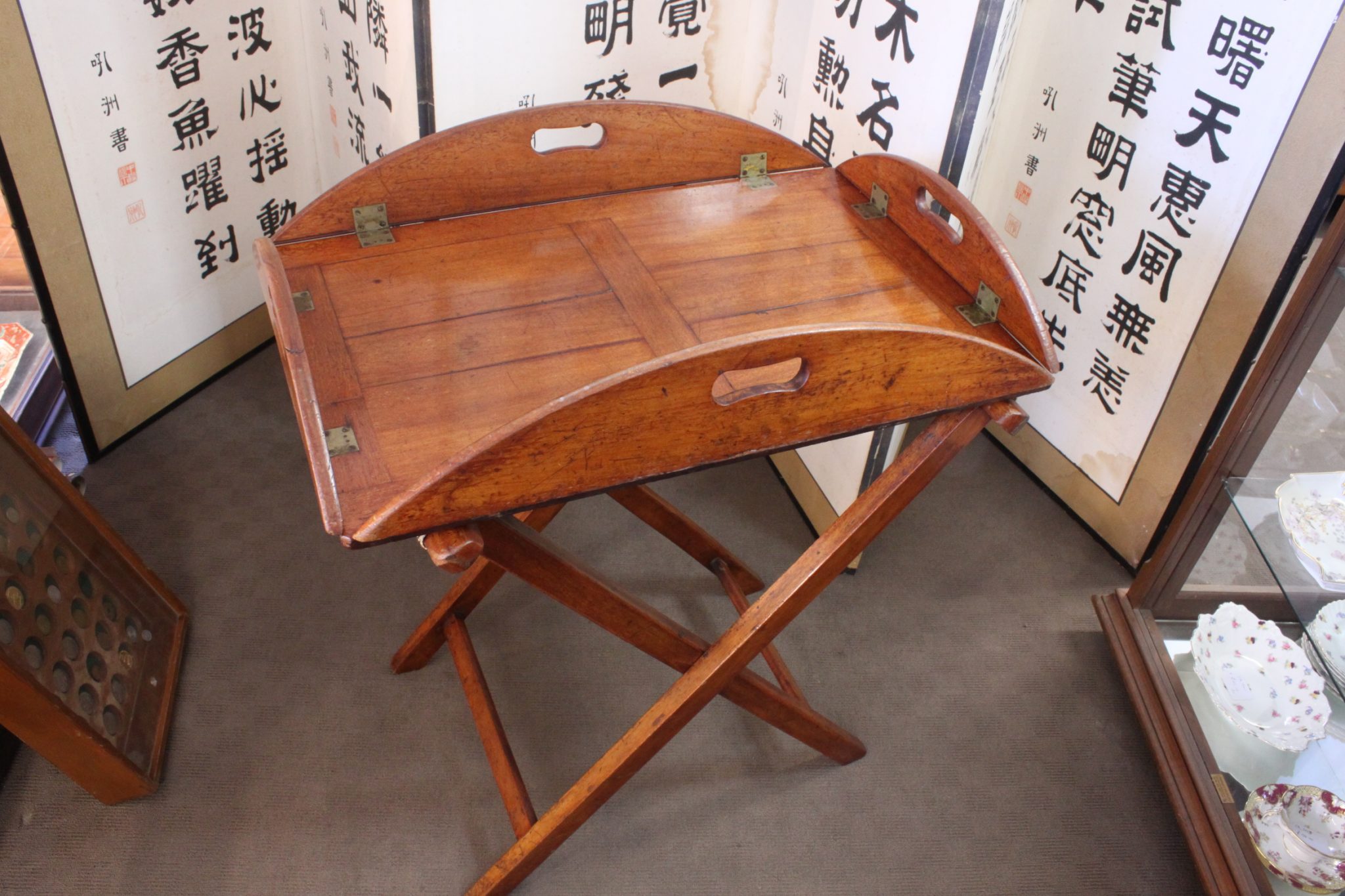 Cedar butlers tray on stand