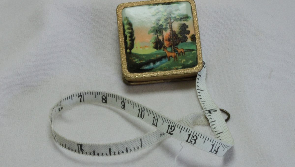 Novelty sewing tape measure China Rose Antiques