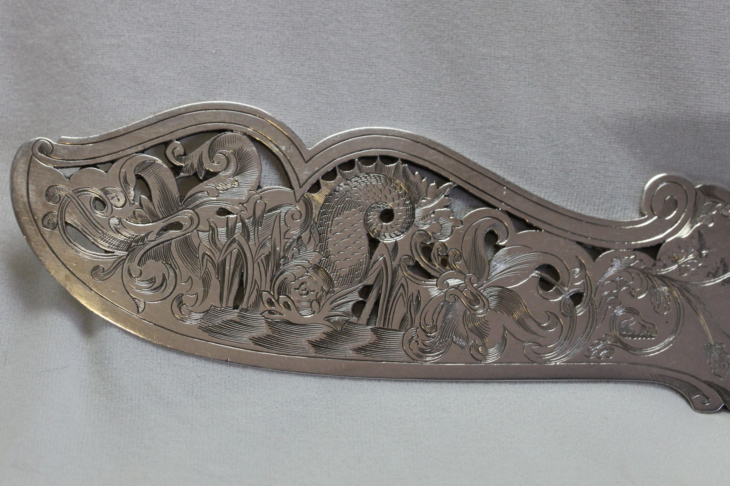 Elkington silver plated fish servers China Rose Antiques