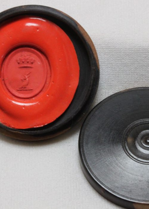 Wax seal impression in a turned box 41 mm diameter