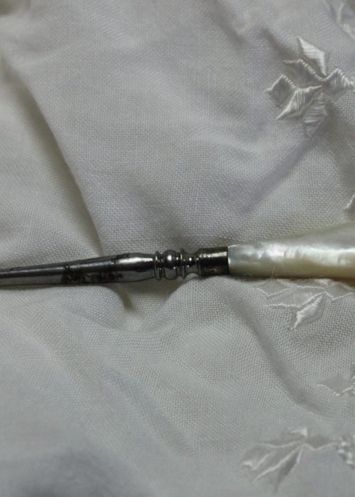 Mother of Pearl handled tatting hook