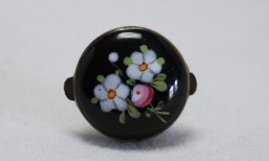 Solitaire or Bachelor's Button