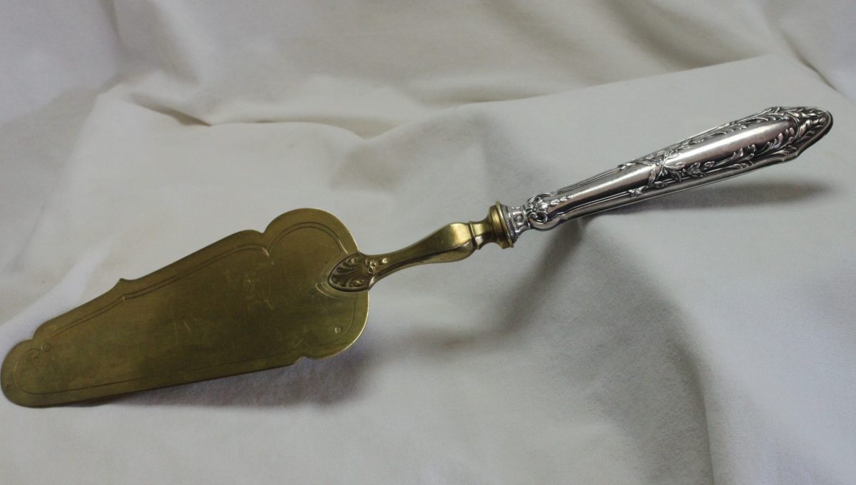 French silver cake slice