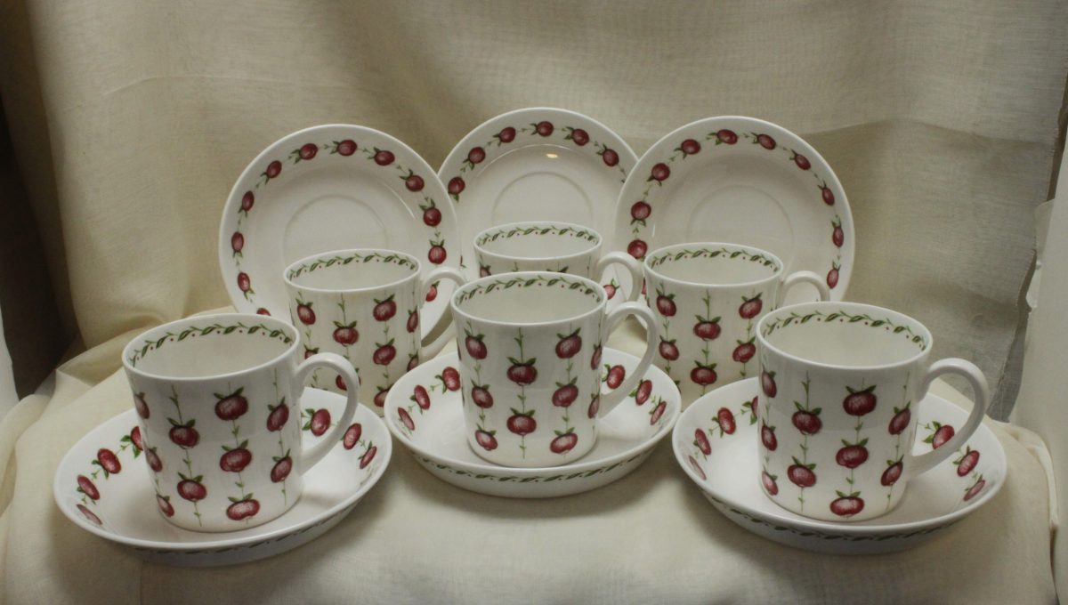 Susie Cooper set of 6 coffee cups & saucers Apple Gay pattern