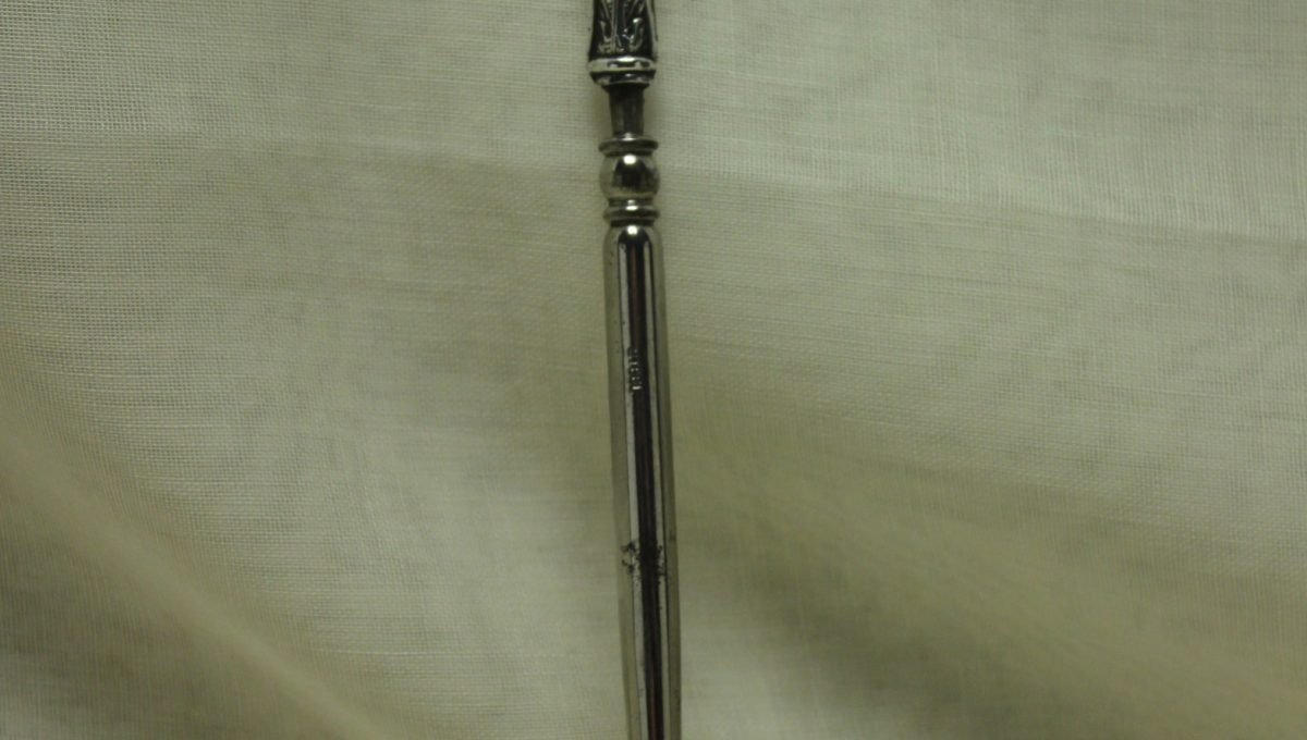 Silver handled button hook Birmingham 1908
